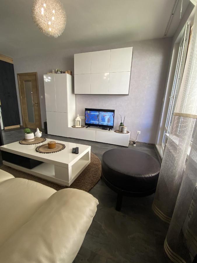 סופיה Lovely Cozy Apartment מראה חיצוני תמונה